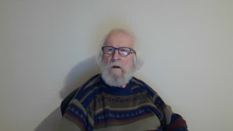 Snapshot of onanister chatting on 01.14.25 Somewhere over the rainbow online show from 01.14.25