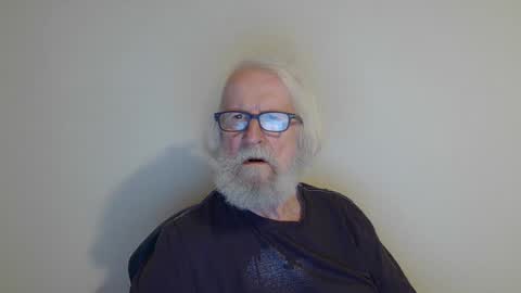 Snapshot of onanister chatting on 01.21.25 Somewhere over the rainbow online show from 01.21.25