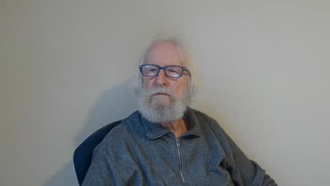 Snapshot of onanister chatting on 01.22.25 Somewhere over the rainbow online show from 01.22.25