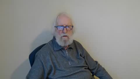 Snapshot of onanister chatting on 01.25.25 Somewhere over the rainbow online show from 01.25.25