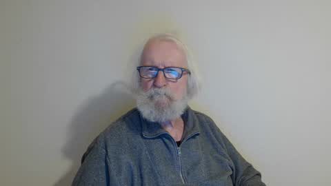 Snapshot of onanister chatting on 01.25.25 Somewhere over the rainbow online show from 01.25.25