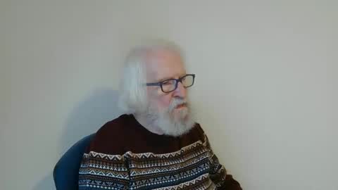 Snapshot of onanister chatting on 01.28.25 Somewhere over the rainbow online show from 01.28.25