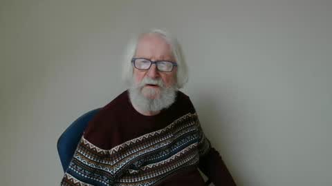 Snapshot of onanister chatting on 01.31.25 Somewhere over the rainbow online show from 01.31.25