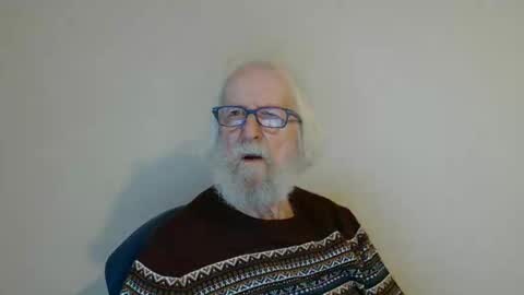 Snapshot of onanister chatting on 02.01.25 Somewhere over the rainbow online show from 02.01.25