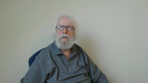 Snapshot of onanister chatting on 02.08.25 Somewhere over the rainbow online show from 02.08.25