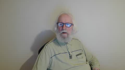 Snapshot of onanister chatting on 02.12.25 Somewhere over the rainbow online show from 02.12.25