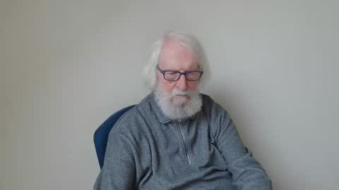 Snapshot of onanister chatting on 02.13.25 Somewhere over the rainbow online show from 02.13.25