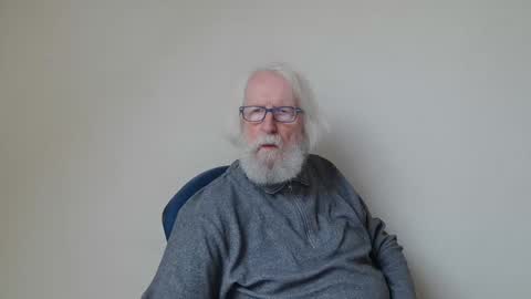 Snapshot of onanister chatting on 02.14.25 Somewhere over the rainbow online show from 02.14.25