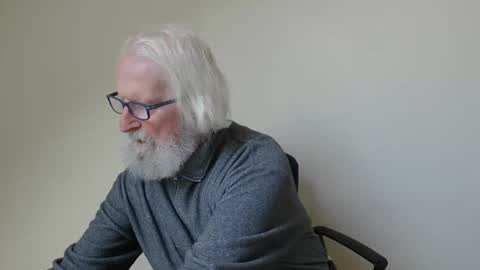 Snapshot of onanister chatting on 02.16.25 Somewhere over the rainbow online show from 02.16.25