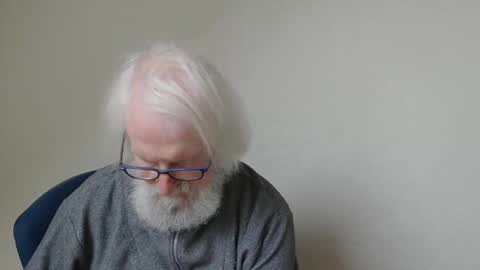 Snapshot of onanister chatting on 02.19.25 Somewhere over the rainbow online show from 02.19.25