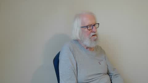 Snapshot of onanister chatting on 02.26.25 Somewhere over the rainbow online show from 02.26.25