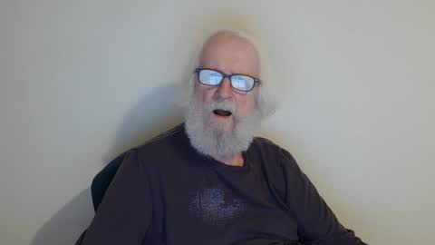 Snapshot of onanister chatting on 03.04.25 Somewhere over the rainbow online show from 03.04.25