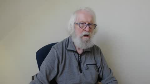 Snapshot of onanister chatting on 03.08.25 Somewhere over the rainbow online show from 03.08.25