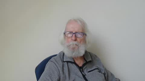 Snapshot of onanister chatting on 03.11.25 Somewhere over the rainbow online show from 03.11.25