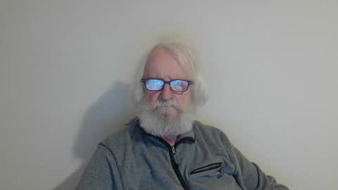 Snapshot of onanister chatting on 03.11.25 Somewhere over the rainbow online show from 03.11.25