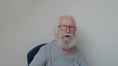 Snapshot of onanister chatting on 09.12.25 Somewhere over the rainbow online show from 09.12.25