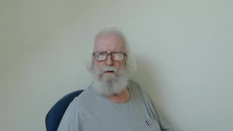 Snapshot of onanister chatting on 09.20.25 Somewhere over the rainbow online show from 09.20.25