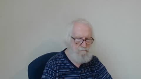 Snapshot of onanister chatting on 09.28.25 Somewhere over the rainbow online show from 09.28.25