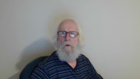 Snapshot of onanister chatting on 09.28.25 Somewhere over the rainbow online show from 09.28.25