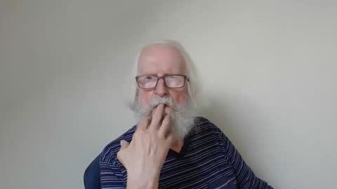 Snapshot of onanister chatting on 09.29.25 Somewhere over the rainbow online show from 09.29.25