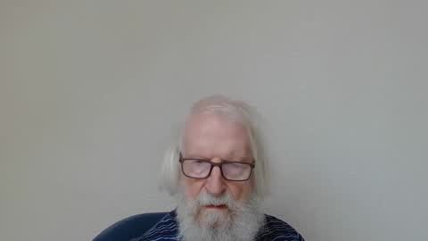 Snapshot of onanister chatting on 10.01.25 Somewhere over the rainbow online show from 10.01.25