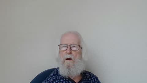 Snapshot of onanister chatting on 10.06.25 Somewhere over the rainbow online show from 10.06.25