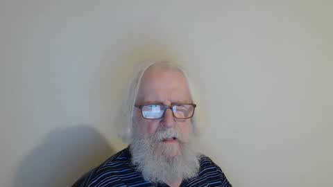 Snapshot of onanister chatting on 10.13.25 Somewhere over the rainbow online show from 10.13.25