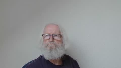 Snapshot of onanister chatting on 10.17.25 Somewhere over the rainbow online show from 10.17.25