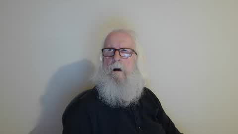 Snapshot of onanister chatting on 04.30.26 Somewhere over the rainbow online show from 04.30.26