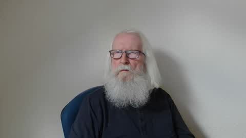 Snapshot of onanister chatting on 05.12.26 Somewhere over the rainbow online show from 05.12.26