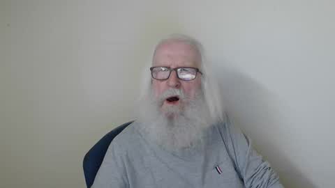Snapshot of onanister chatting on 05.21.26 Somewhere over the rainbow online show from 05.21.26