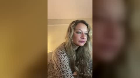 onaswims online show from 08.07.26