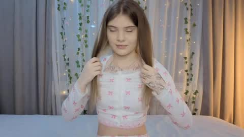 Snapshot of one_more_touch chatting on 04.04.26 Eva online show from 04.04.26