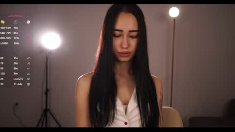 Snapshot of one_step_closer chatting on 05.31.26 Mia online show from 05.31.26