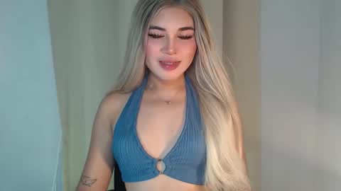 Snapshot of onegreattransdiva chatting on 09.25.25 Goddess Rhiane online show from 09.25.25