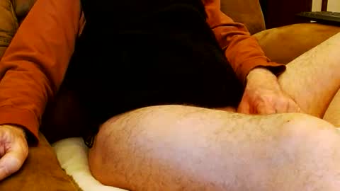 Snapshot of onehanglow chatting on 02.04.26 Butch online show from 02.04.26