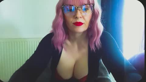 Snapshot of onemoreblonde chatting on 05.10.26 Nicol online show from 05.10.26