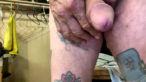 onesmallweenie online show from 02.21.25