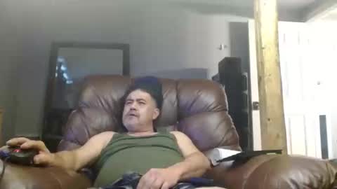 Snapshot of onewayallday chatting on 02.18.25 onewaykenny online show from 02.18.25