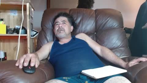 Snapshot of onewayallday chatting on 11.11.25 onewaykenny online show from 11.11.25