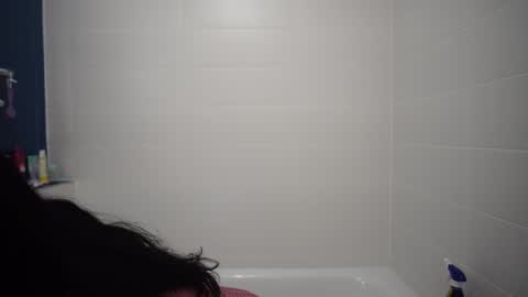 Snapshot of only_cara_mella chatting on 01.10.25 Cara Mella online show from 01.10.25