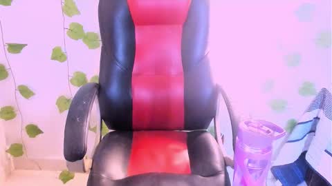 only_sarah1 online show from 12.04.25