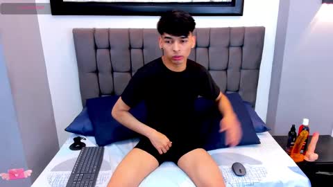 Snapshot of onlyjos_ chatting on 09.17.25 Josh - Schedule 1400 - 2200 online show from 09.17.25