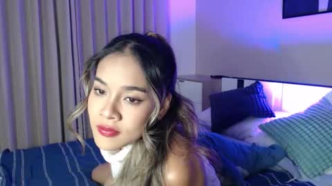 Snapshot of onlylilypeach chatting on 05.10.26 Lily Peach - online show from 05.10.26