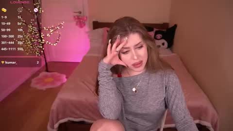 Snapshot of onlypenny chatting on 02.15.26 Peny online show from 02.15.26