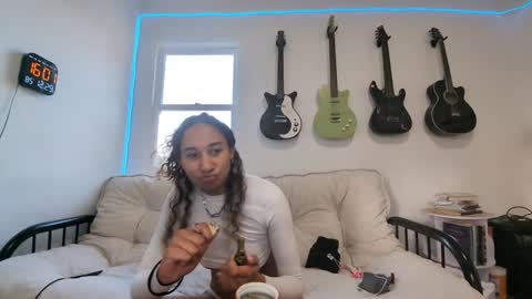 Snapshot of onlystrings chatting on 12.30.24 Duo online show from 12.30.24