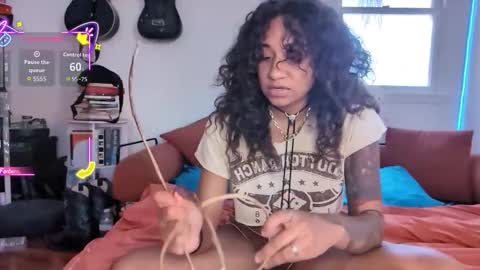 Snapshot of onlystrings chatting on 11.29.25 Duo online show from 11.29.25