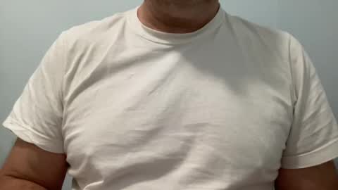 Snapshot of onthedlhere chatting on 01.02.25 onthedlhere online show from 01.02.25