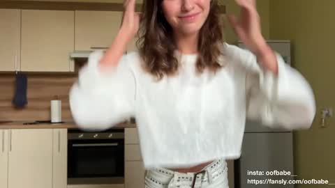 Snapshot of oofbabe__ chatting on 09.20.25 Helen online show from 09.20.25