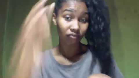 oolyette online show from 10.03.25